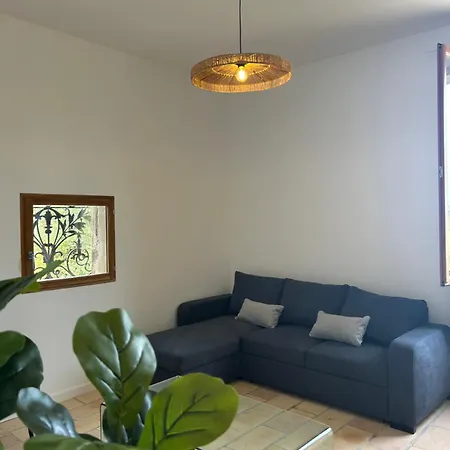 度假居 Maison Au Coeur De La Garrigue